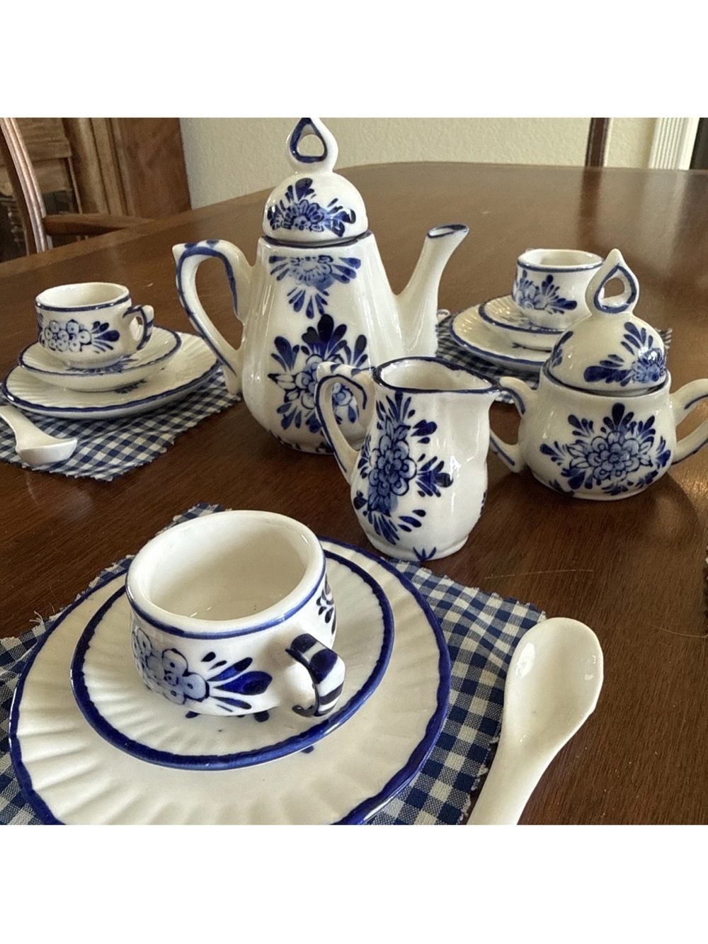 Tea Set Minature Delton product corp. Fine Collectables 19 Piece Children’s Set